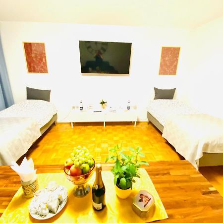 Welcome To Messe!-Two-Bedroom Apartment&Balcony Ганновер Экстерьер фото